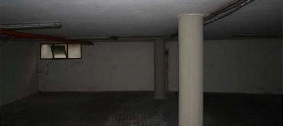 304m² Commercial property in Susegana, Italy No. 308044 9