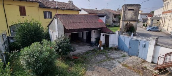 Дом с 5 комнатами в Фонтанетто По, Италия № 144629 3