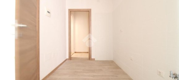 3غرفة شقة في San Giacomo delle Segnate, Italy رقم 297310 3