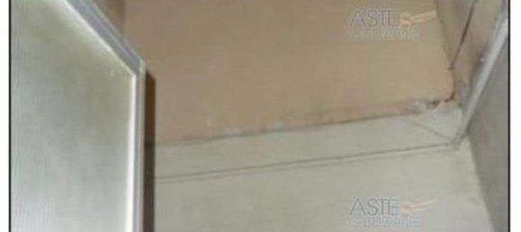 Квартира с 14 комнатами в Уццано, Италия № 262283 19