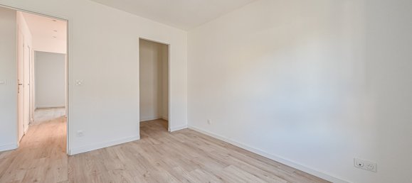 3 bedrooms Duplex in Montreuil, France No. 180398 17