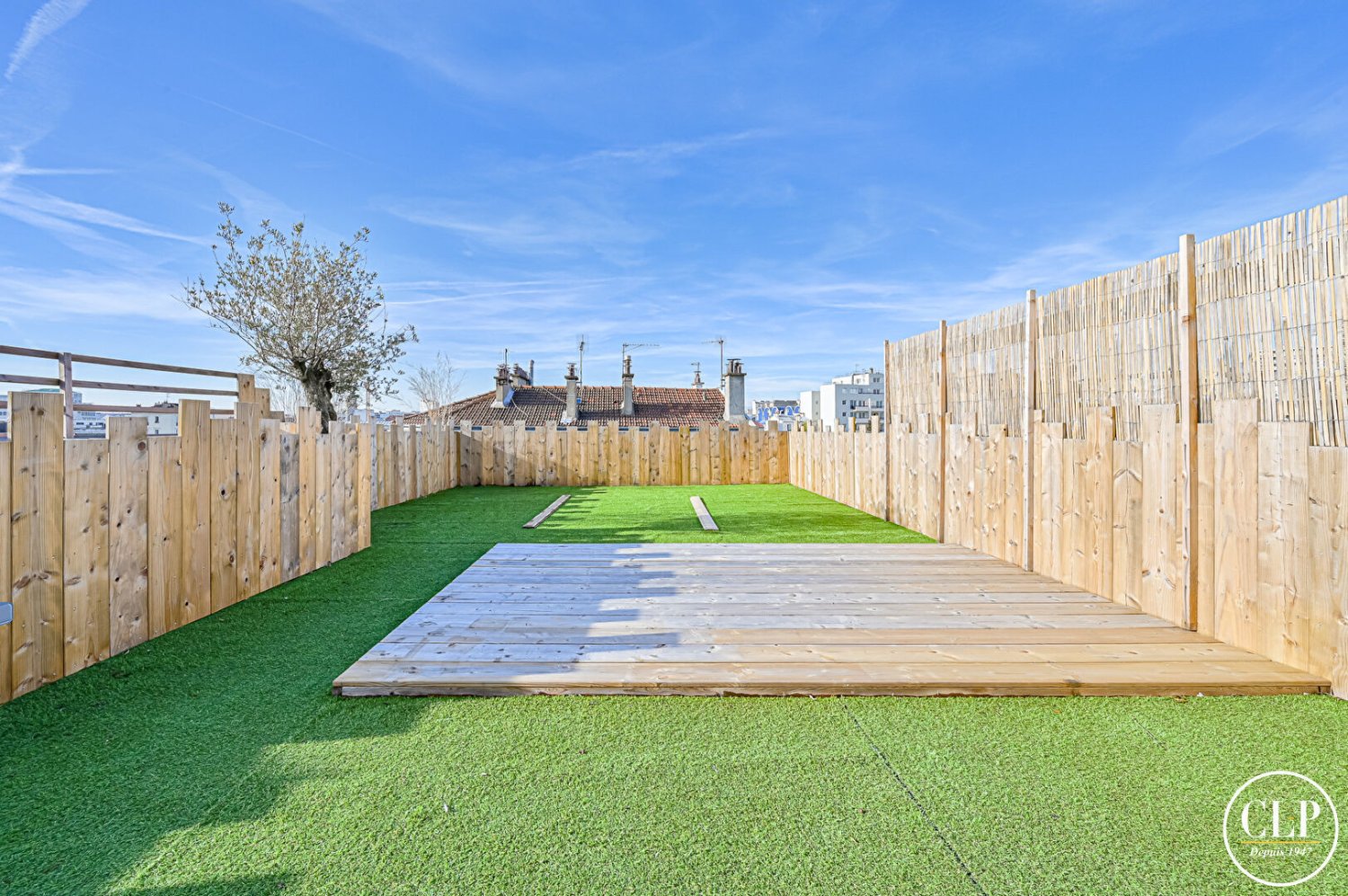 3 bedrooms Duplex in Montreuil, France No. 180398