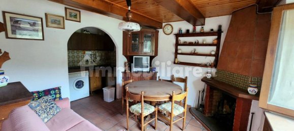4 bedrooms Apartment in Montemignaio, Italy No. 130657 2