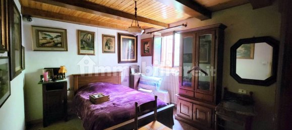 4 bedrooms Apartment in Montemignaio, Italy No. 130657 6