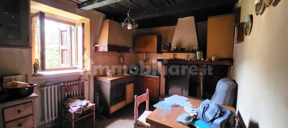 4 bedrooms Apartment in Montemignaio, Italy No. 130657 4