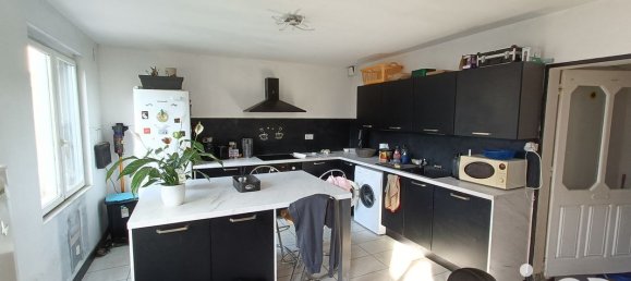 Moradia em banda T4 em Saint-Loup-Lamaire, France N.º 110602 2