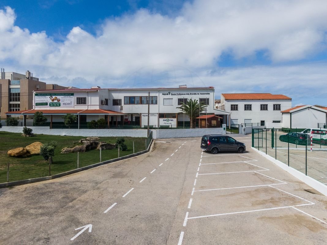  بناية في Peniche, Portugal 1079متر مربع رقم 136118