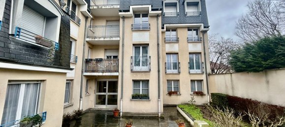 Apartamento de 3 dormitorios en Poissy, France No. 150805 3