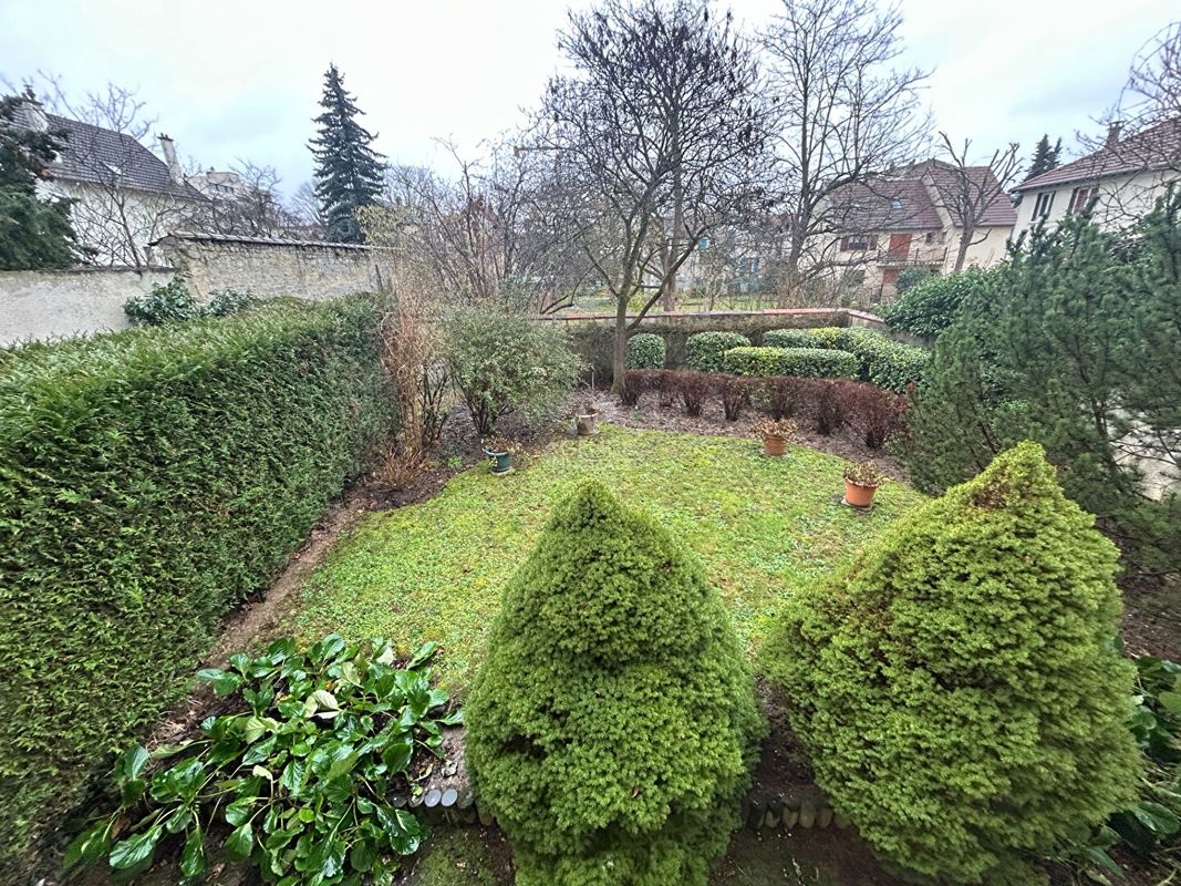 Apartamento de 3 dormitorios en Poissy, France No. 150805