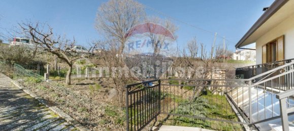 4 bedrooms Villa in Gessopalena, Italy No. 58193 4