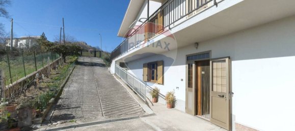 4 bedrooms Villa in Gessopalena, Italy No. 58193 3