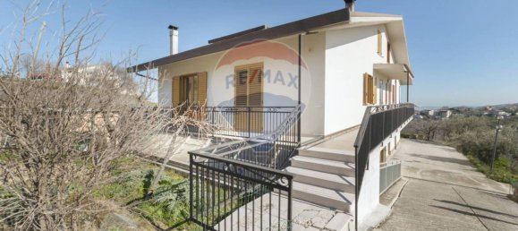 4 bedrooms Villa in Gessopalena, Italy No. 58193 5