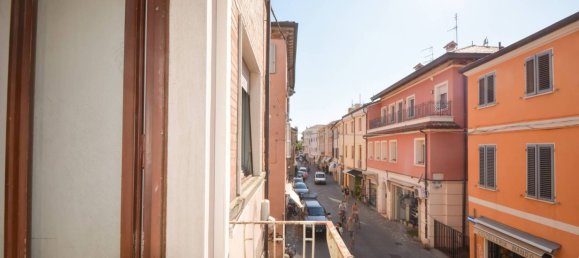 4 bedrooms Apartment in Rimini, Italy No. 287417 2