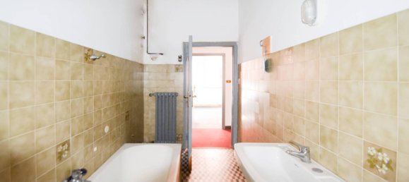 4 bedrooms Apartment in Rimini, Italy No. 287417 11