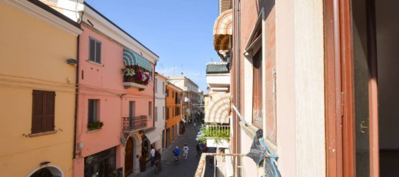 4 bedrooms Apartment in Rimini, Italy No. 287417 3