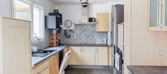 Casa de 8 habitaciónes en Larcay, France No. 261137 3