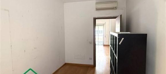 4 rooms Apartment in Rome, Italy No. 30637 42