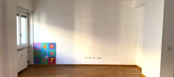 4 rooms Apartment in Rome, Italy No. 30637 13