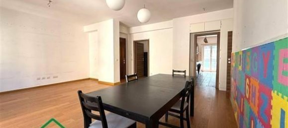4 rooms Apartment in Rome, Italy No. 30637 3