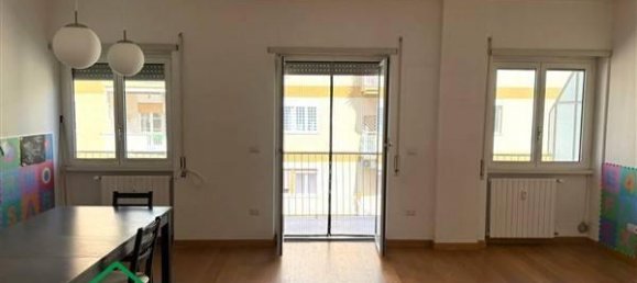 4 rooms Apartment in Rome, Italy No. 30637 11