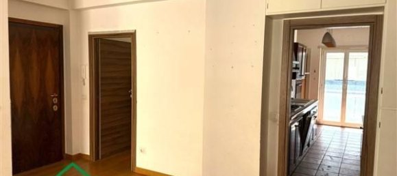 4 rooms Apartment in Rome, Italy No. 30637 6