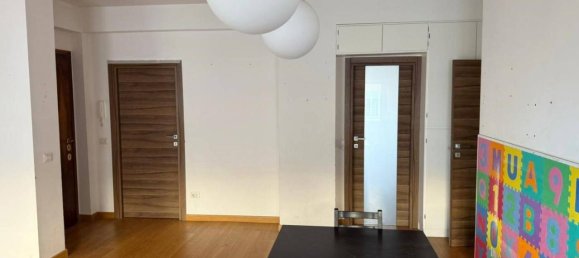 4 rooms Apartment in Rome, Italy No. 30637 8