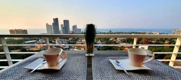 Квартира с 2 комнатами в Паттайя, Таиланд № 62755 6