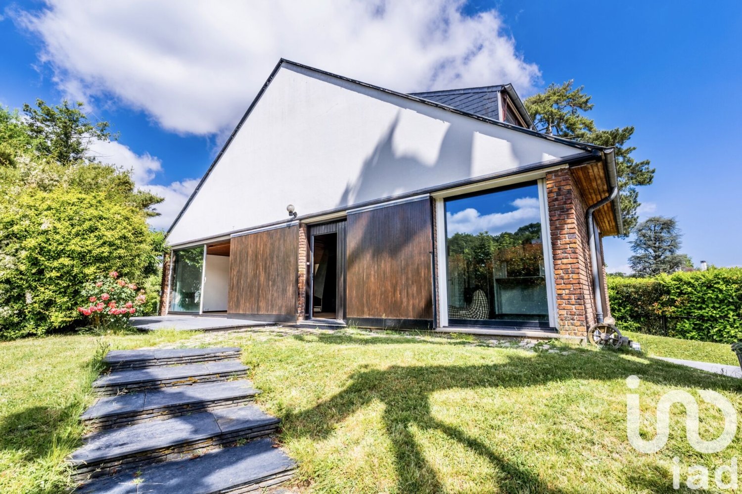 3 bedrooms House in Marnes-la-Coquette, France No. 318289