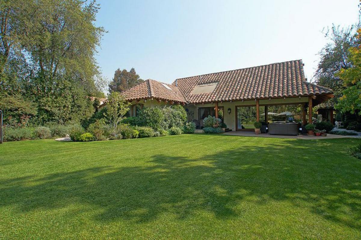 5 bedrooms House in Santiago, Chile No. 1588