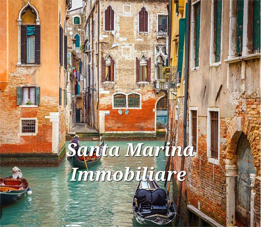 5 rooms Commercial property in Venice, Italy No. 61599