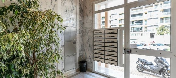 3 bedrooms Apartment in Cascais, Portugal No. 96067 2