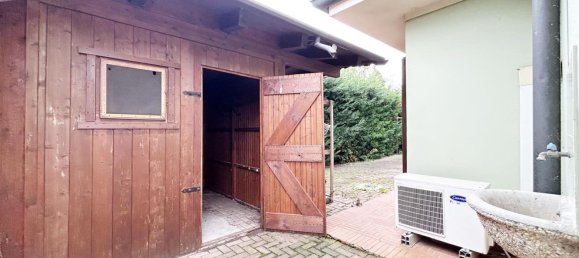 5 غرف نوم فيلا في Marmirolo, Italy رقم 370593 31