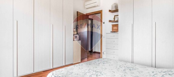 3 rooms Apartment in Busto Arsizio, Italy No. 66950 12