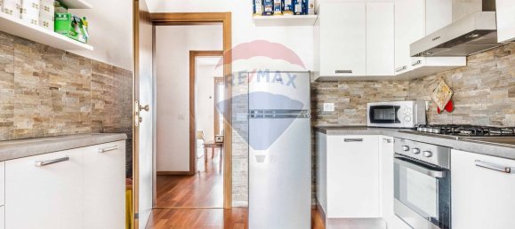 3 rooms Apartment in Busto Arsizio, Italy No. 66950 8