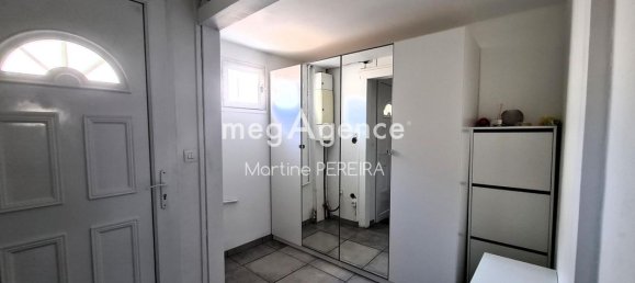 3 bedrooms House in Plaisir, France No. 333412 9