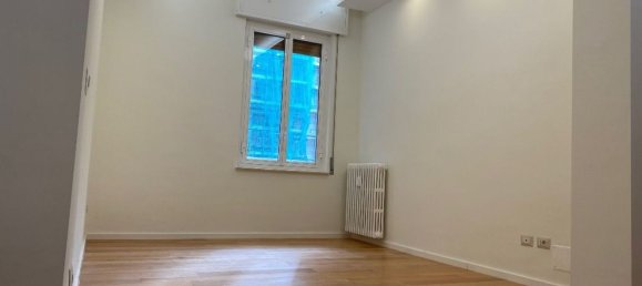 3-Zimmer Wohnung in Milan, Italy, Nr. 339109 2