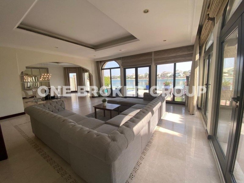 5 bedrooms Villa in Palm Jumeirah, UAE No. 831