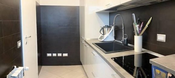 3 rooms Apartment in Rome, Italy No. 35667 7