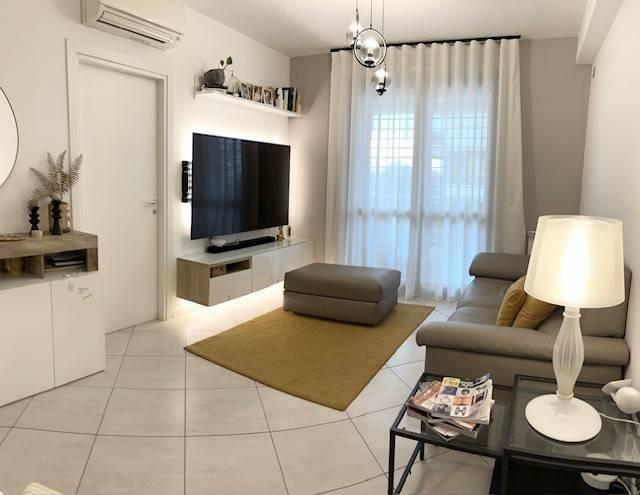 3 rooms Apartment in Rome, Italy No. 35667