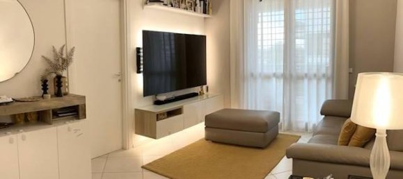 3 rooms Apartment in Rome, Italy No. 35667 5
