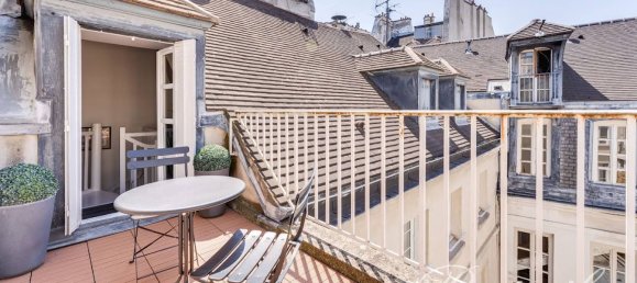 1 bedroom Duplex in Paris, France No. 163785 2
