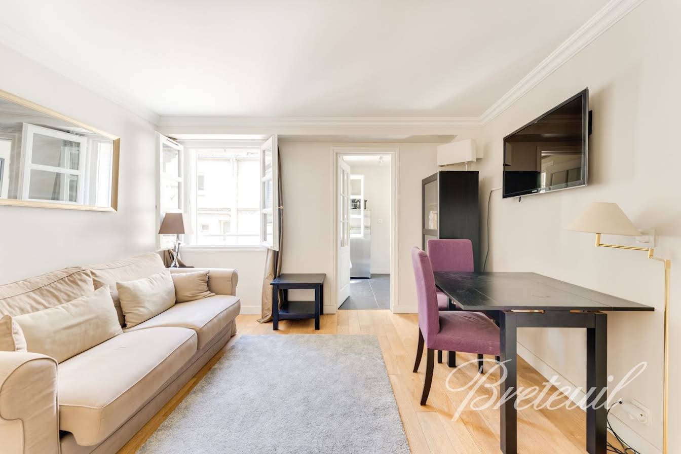 1 bedroom Duplex in Paris, France No. 163785