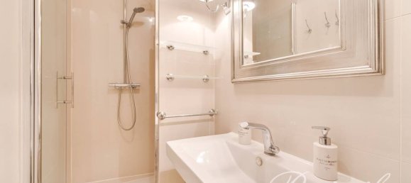 1 bedroom Duplex in Paris, France No. 163785 5