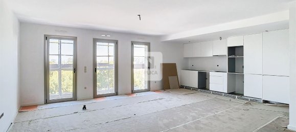 3 bedrooms Apartment in Vila Nova de Gaia, Portugal No. 37116 2