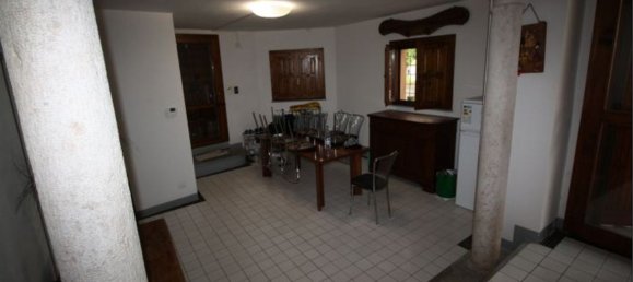 6 rooms Apartment in San Polo d'Enza, Italy No. 95118 38