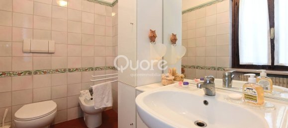 8 bedrooms Villa in Udine, Italy No. 315433 2