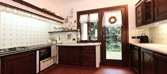 8 bedrooms Villa in Udine, Italy No. 315433 36