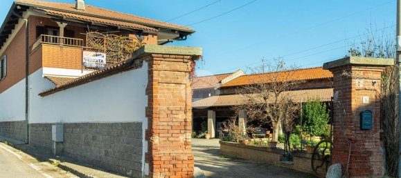 3 bedrooms Villa in Alpignano, Italy No. 220971 3