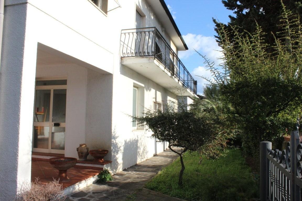 5 غرف نوم فيلا في Cecina, Italy رقم 135009