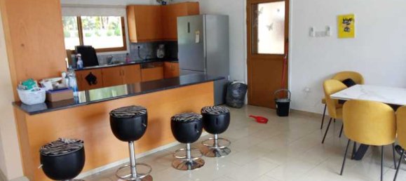 3 Schlafzimmer Gewerbliche Immobilie in Aradippou, Cyprus, Nr. 17678 7